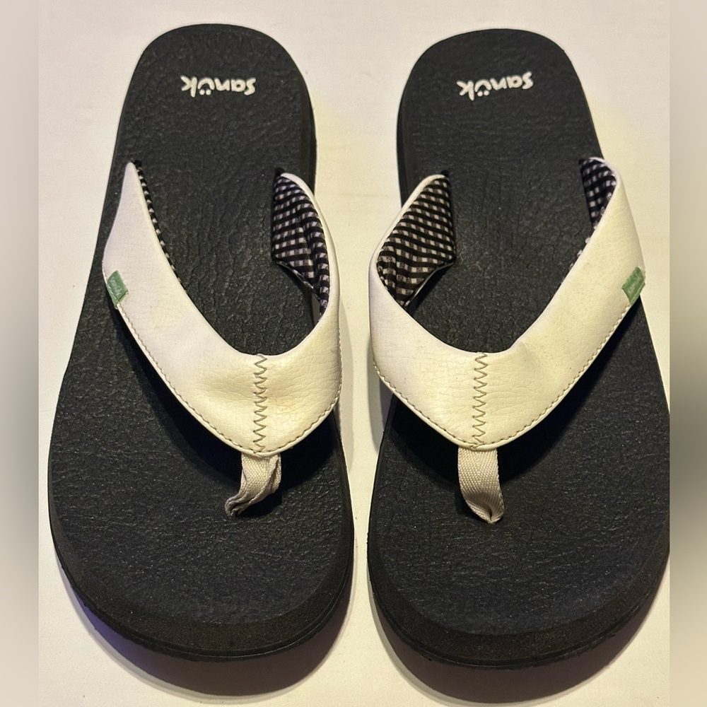 Sanuk Black Footbed with White Straps Flip Flops, size 10